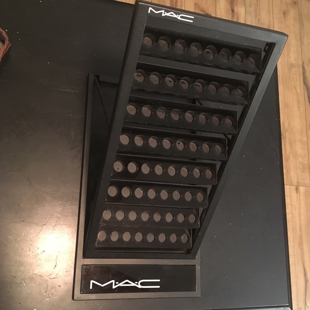 MAC COSMETICS LIPSTICK DISPLAYER